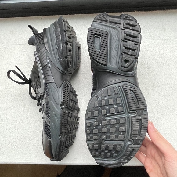 Nike V2K Run Black/Anthracite/Dark Smoke Grey Women’s 8.5 NWOB, Worn Twice - Picture 4 of 5